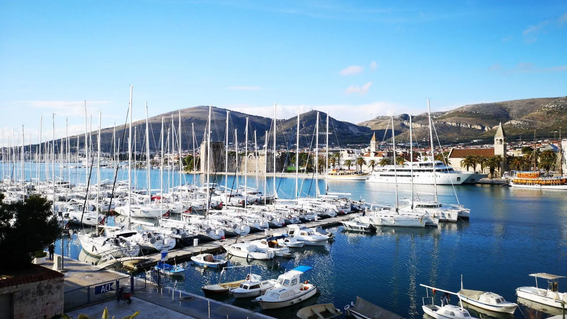 Yacht Marina Trogir, Heritage Bella Vistaa